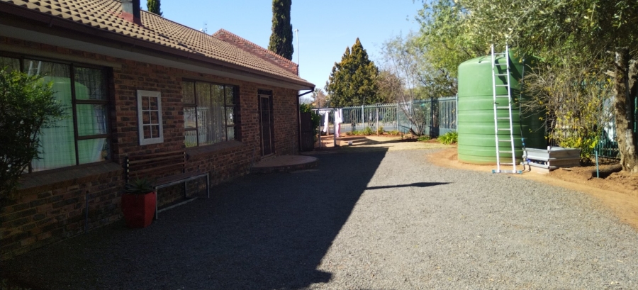 5 Bedroom Property for Sale in Pellissier Free State